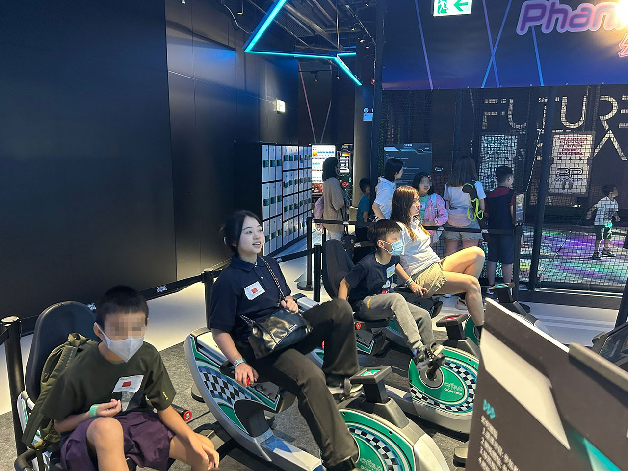 康栢義工隊陪同發(fā)展障礙兒童暢玩啟德JOYPOLIS SPORTS